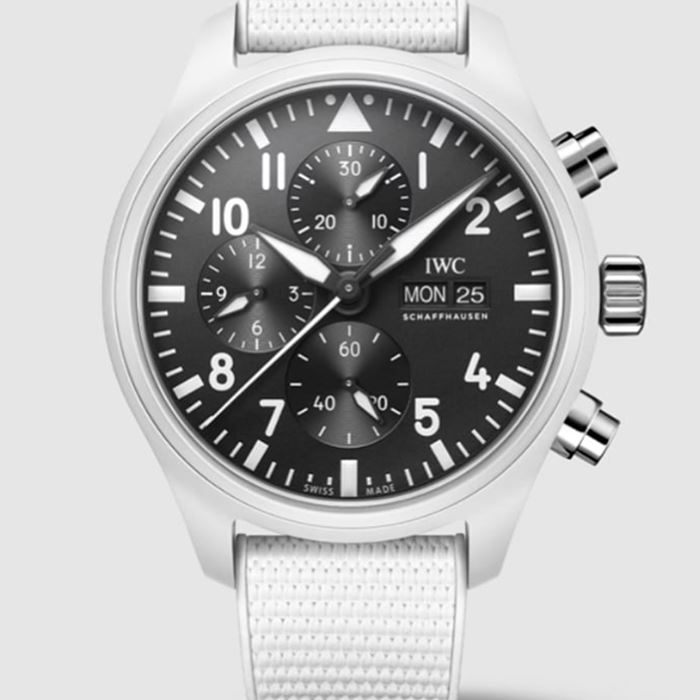 IWC 레플리카 시계 파일럿 워치 44.5mm 블랙 다이얼 오토매틱 러버 스트랩 시계 IW389105