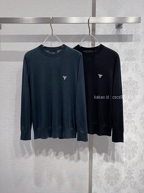 프라다 긴팔 라운드 니트 (2 color) 레플리카 미러급 SA급 S급 고퀄리티 의류 [남성여성공용]