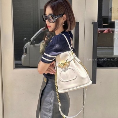 [기은세 PICK] 디올 C'EST DIOR 미디엄 백 크림 숄더백 크로스백 토트백 레플리카 미러급 SA급 S급 고퀄리티 셀럽 가방 [여성]