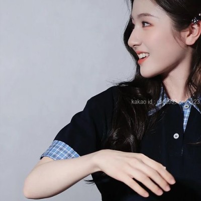 미우미우 반팔 카라 티셔츠 레플리카 미러급 SA급 S급 고퀄리티 의류 [남성여성공용]