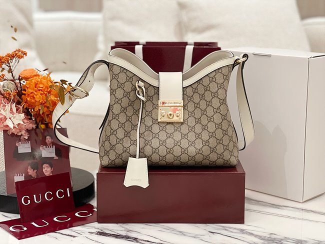 구찌 패들락 미디엄 숄더백 화이트 레플리카 미러급 SA급 S급 고퀄리티 최상급 하이엔드 가방 [여성]