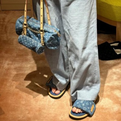 루이비통 풀 필로우 플랫 컴포트 데님 뮬 레플리카 미러급 SA급 S급 고퀄리티 슬리퍼 best  [여성]