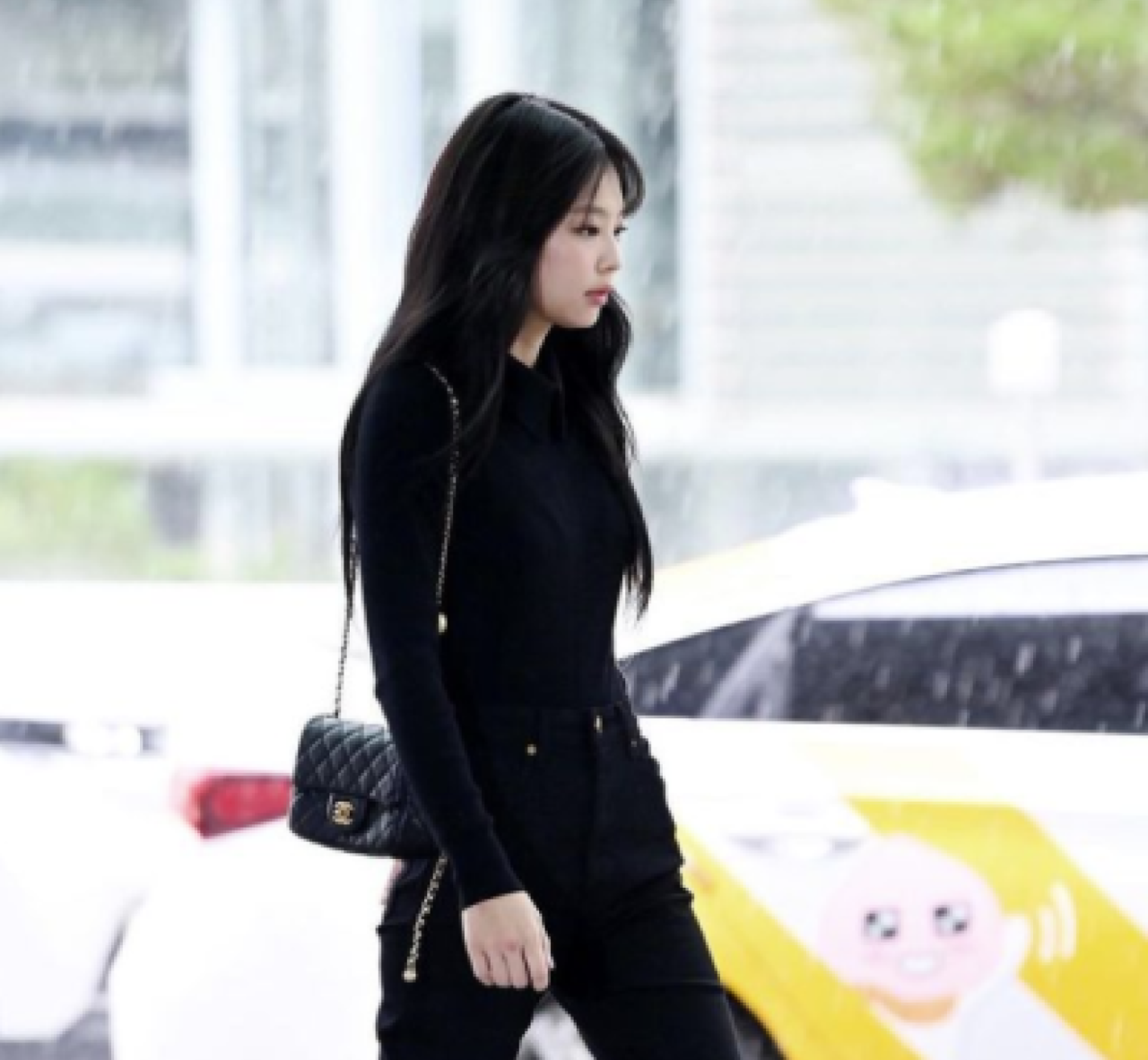 샤넬 레플리카 체인 골든볼 쁘띠삭 램스킨 숄더백 블랙 금장