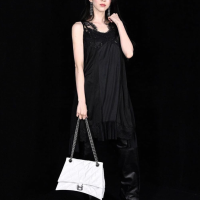 발렌시아가 레플리카 퀼트 크러쉬 미디움 체인백 옵틱 화이트