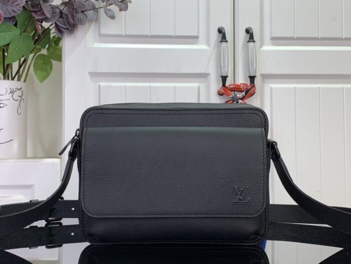 루이비통 보딩 메신저 M15265 블랙 레플리카 미러급 SA급 S급 고퀄리티 최상급 하이엔드 가방 [남성여성공용] - best