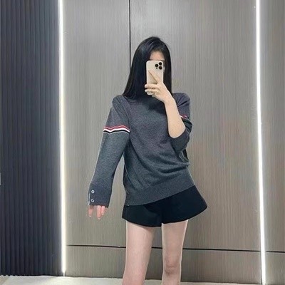 톰브라운 니트 레플리카 미러급 SA급 S급 고퀄리티 목폴라 긴팔니트 [남성여성공용] - best