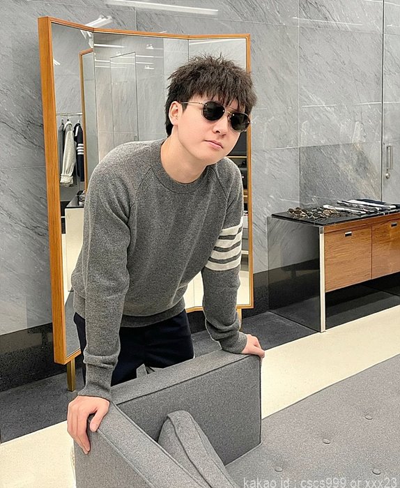 톰브라운 니트 레플리카 미러급 SA급 S급 고퀄리티 긴팔 라운드 [남성여성공용] - best