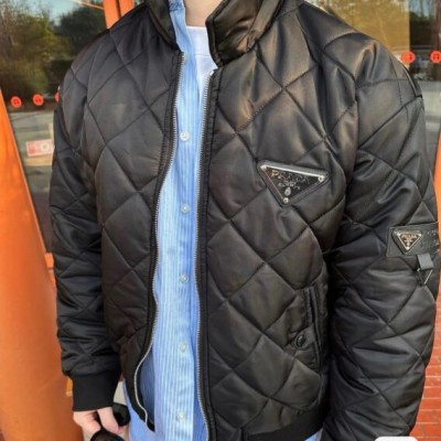 프라다 세모 로고 퀼팅 지퍼 코튼 자켓 블랙 레플리카 미러급 SA급 S급 고퀄리티 하이엔드 최상급 의류 [남성여성공용] - best