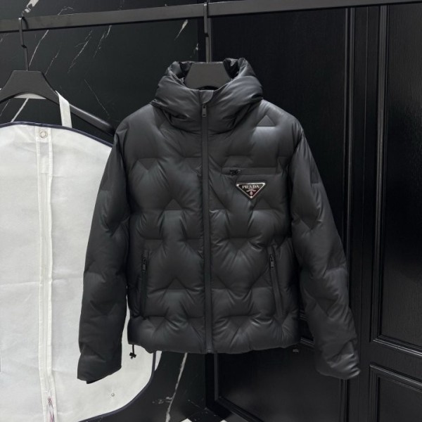 프라다 트라이앵글 엠보 다운 패딩 자켓 레플리카 미러급 SA급 S급 고퀄리티 하이엔드 최상급 의류 [남성] 최상급 하이엔드 - best